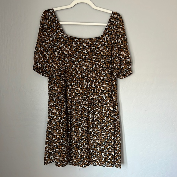 Fashion Union Mini Smock Dress in Retro Floral Organza - Picture 5 of 11